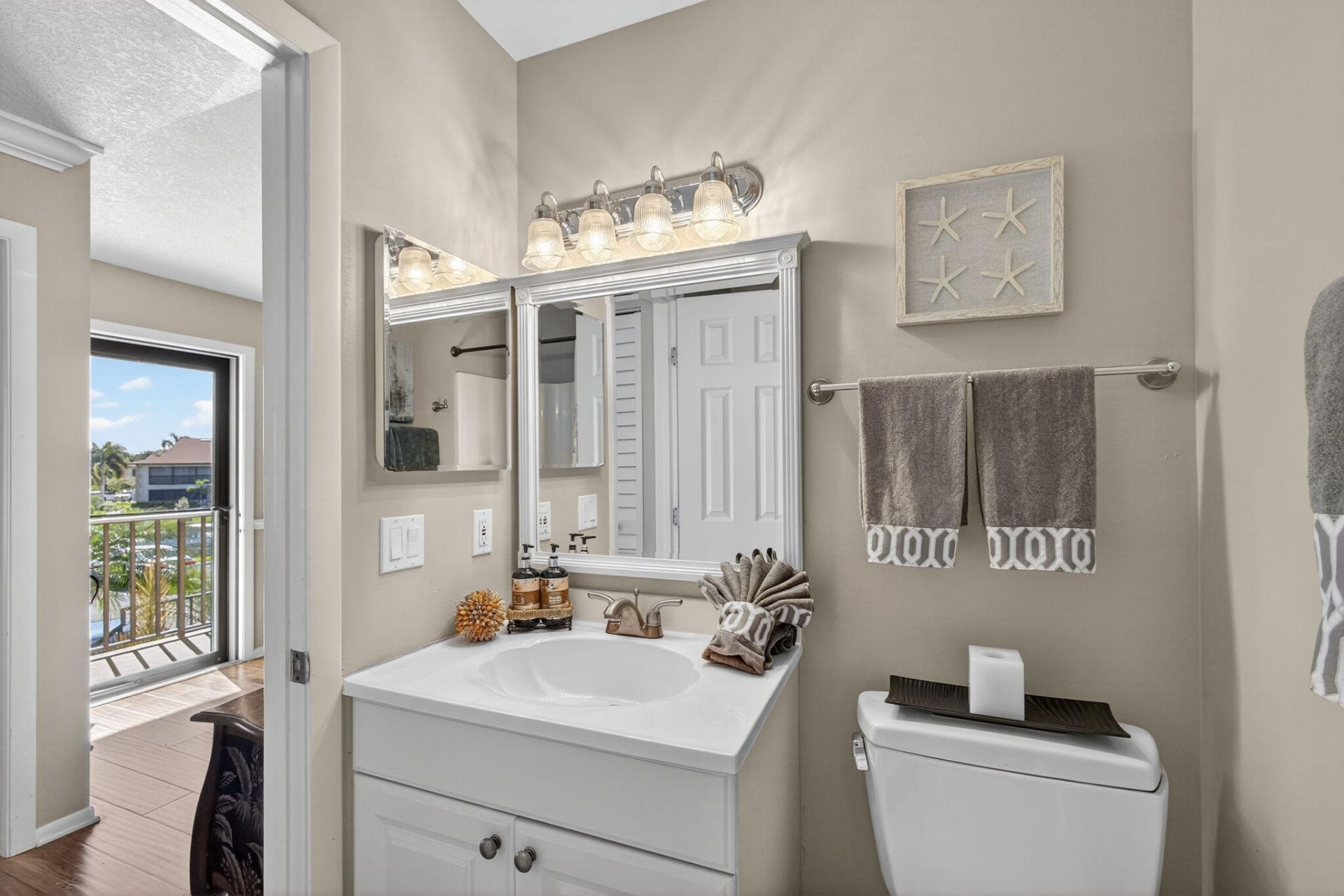 202 Pinecrest Circle, Unit B, Jupiter, FL 33458 Photo