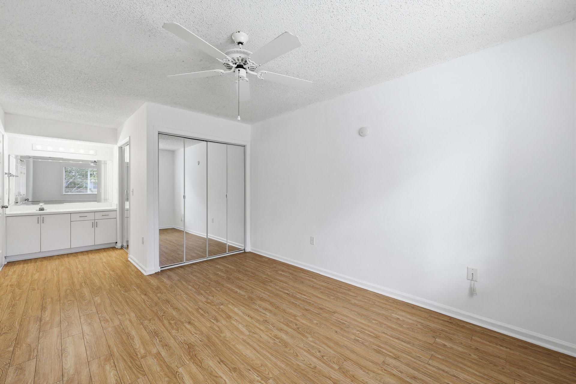 284 Village Boulevard, Unit 9209, Tequesta, FL 33469 Photo