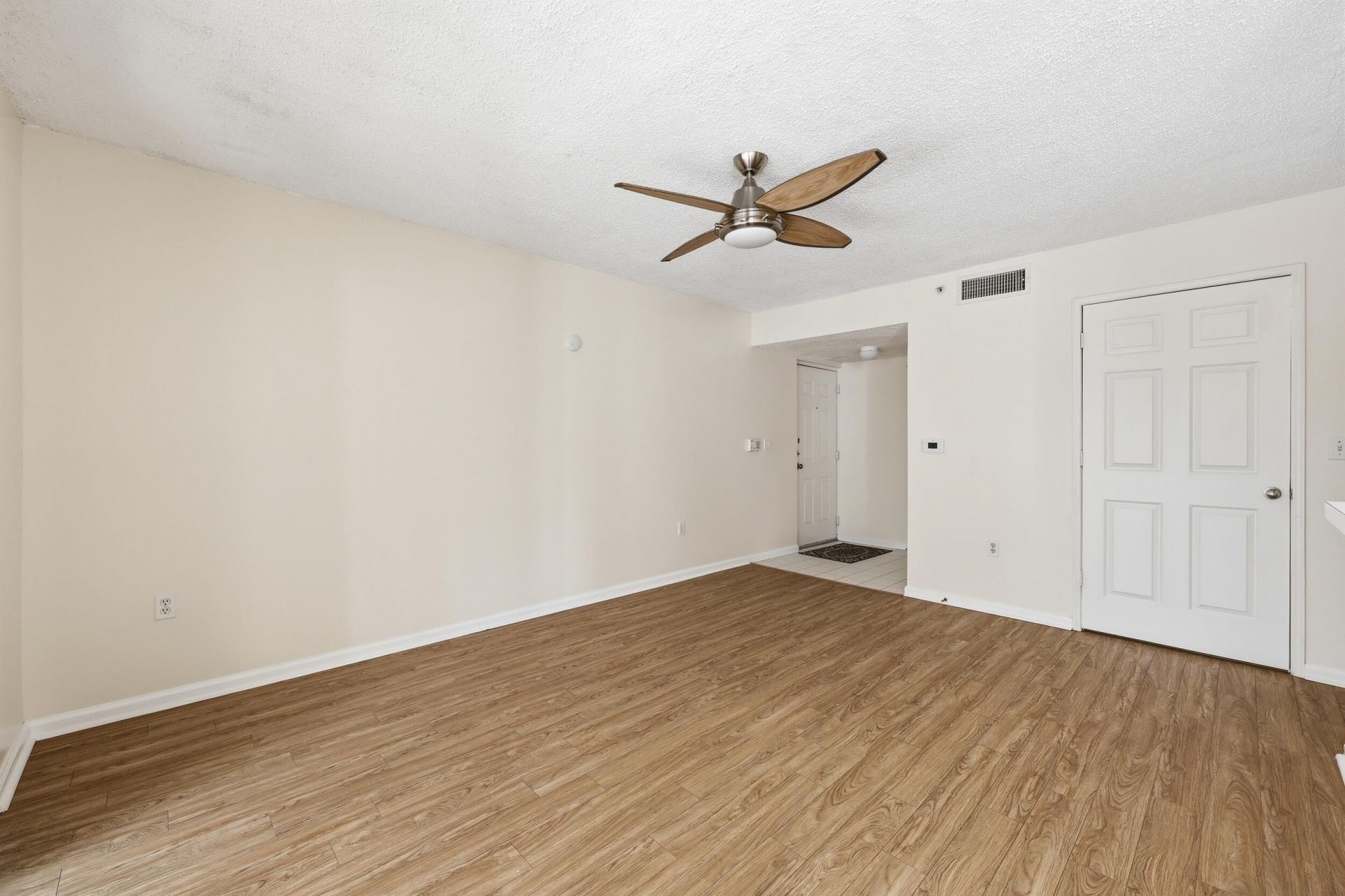 284 Village Boulevard, Unit 9209, Tequesta, FL 33469 Photo