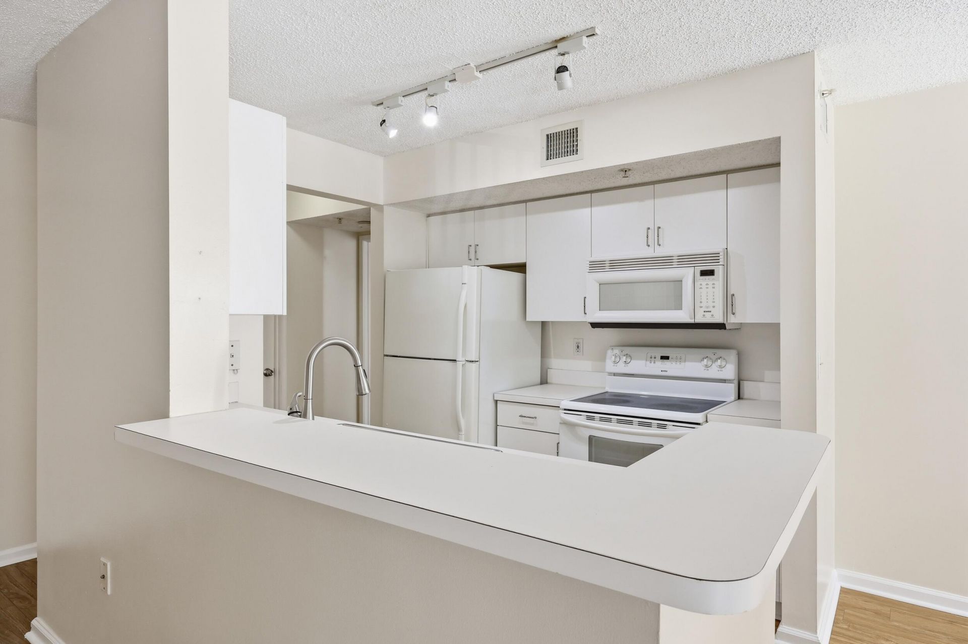 284 Village Boulevard, Unit 9209, Tequesta, FL 33469 Photo