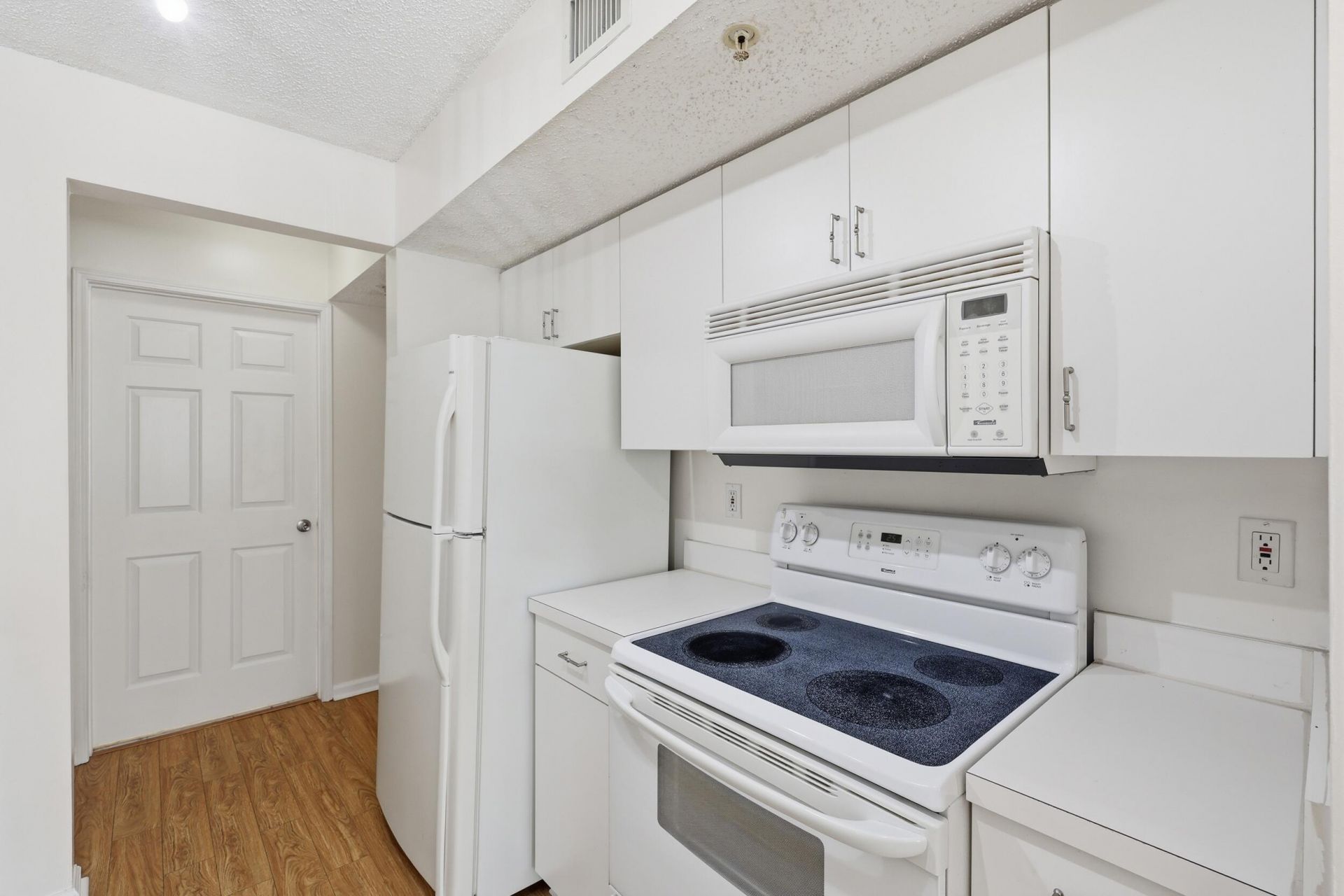 284 Village Boulevard, Unit 9209, Tequesta, FL 33469 Photo