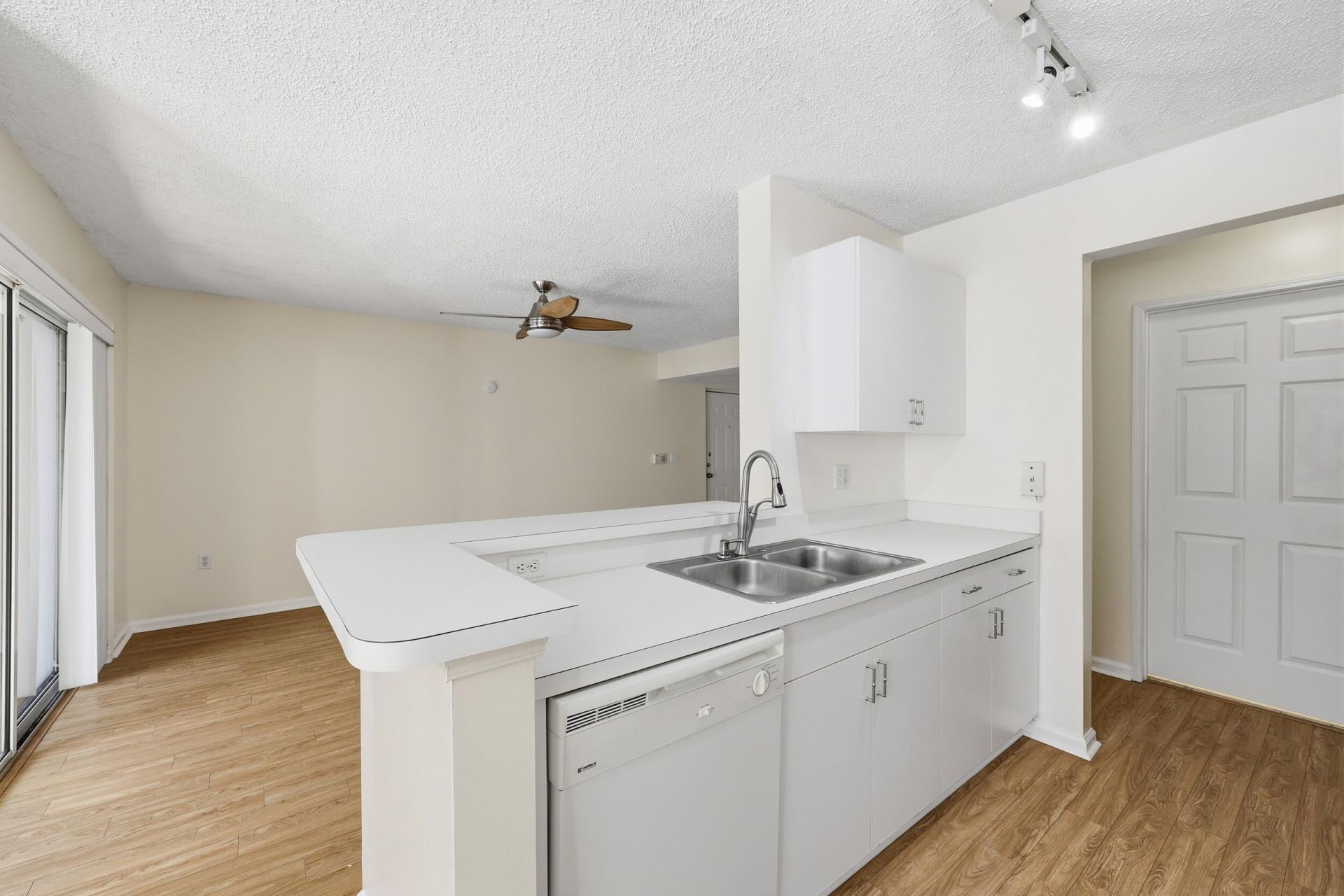 284 Village Boulevard, Unit 9209, Tequesta, FL 33469 Photo