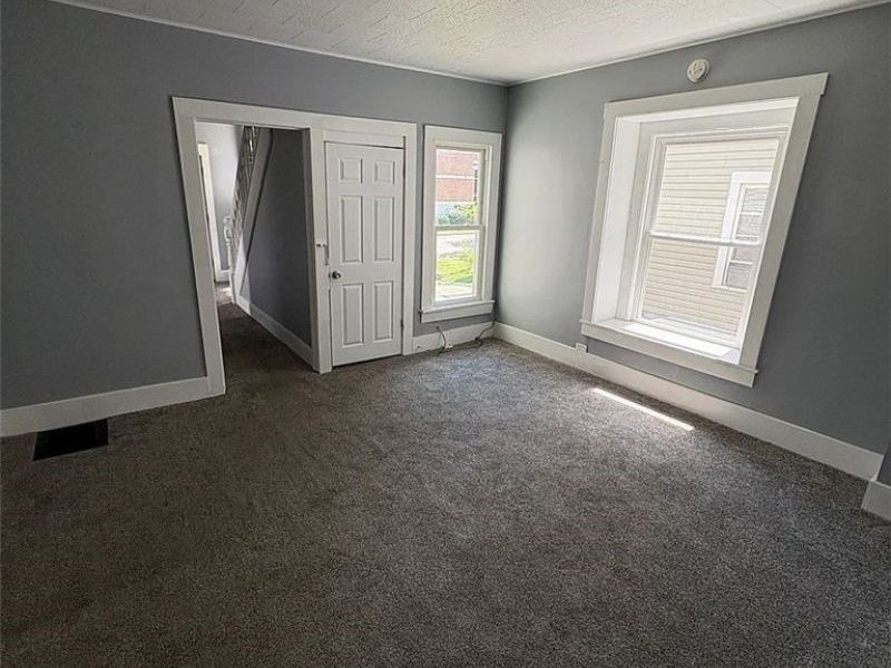 284 3rd Street NW, Barberton, OH 44203 Photo 5