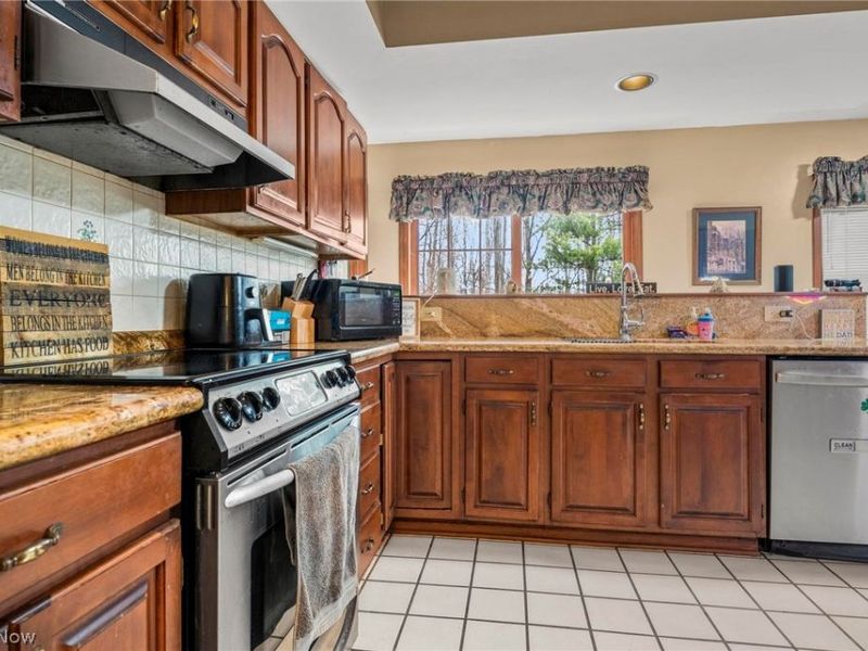 8005 Hansom Place, Concord, OH 44060 Photo 6