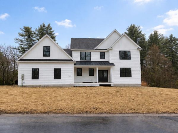 61 Whitford Street, Manchester, NH 03104