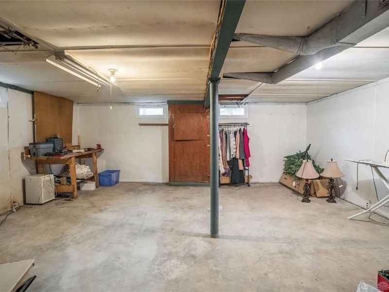 1821 S Smithville Road, Dayton, OH 45420 Photo 18