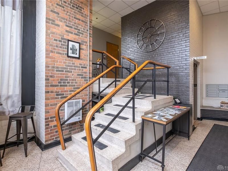207 E 6th Street, Unit 204, Dayton, OH 45402 Photo 2