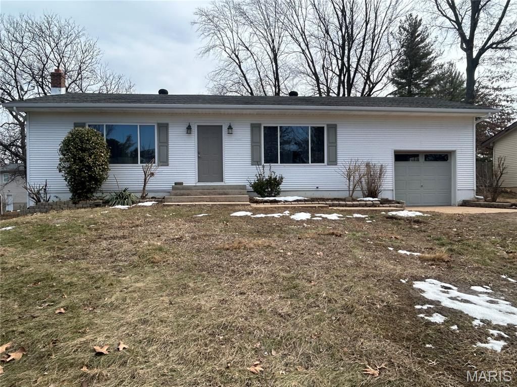 390 Highway Drive, Saint Clair, MO 63077 Main Photo