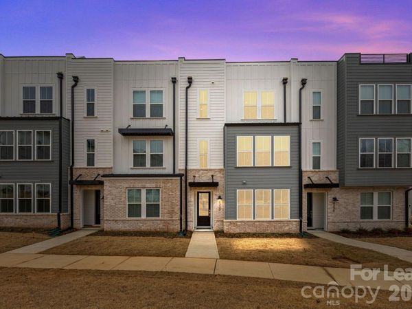 4332 Honeywalk Lane , Charlotte, NC 28278