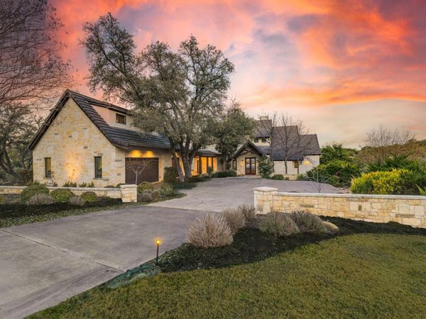 27426 Waterfall Hill PKWY, Spicewood, TX 78669