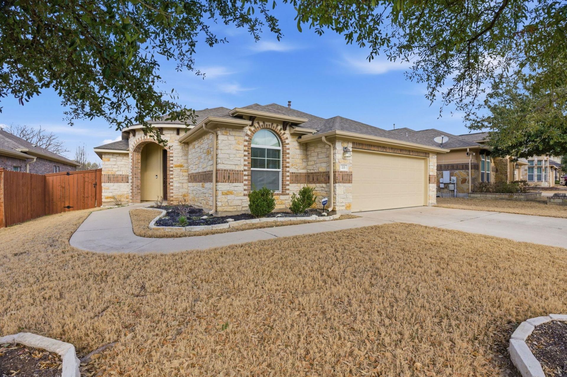 201 Caddo Lake Dr, Georgetown, TX 78628 Main Photo