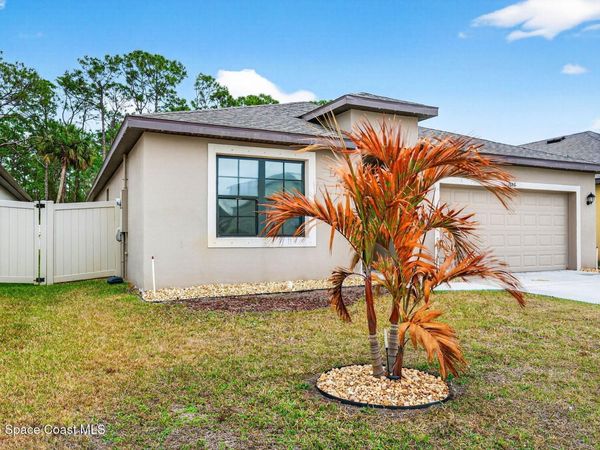 1686 Mineral Loop Drive NW , Palm Bay, FL 32907