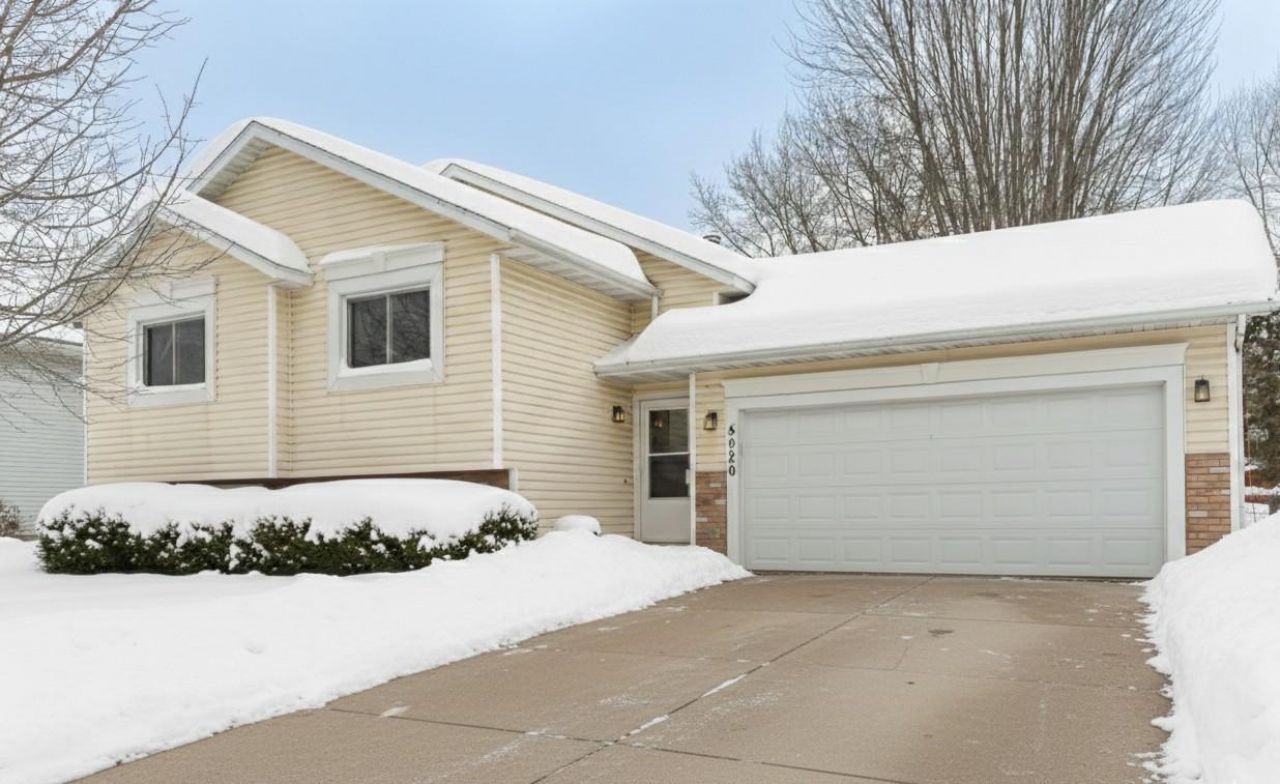 5920 44th Avenue Nw, Rochester, MN 55901 Main Photo