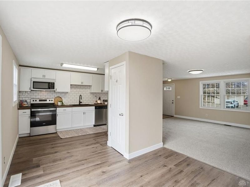 5540 Signet Drive, Huber Heights, OH 45424 Photo 11