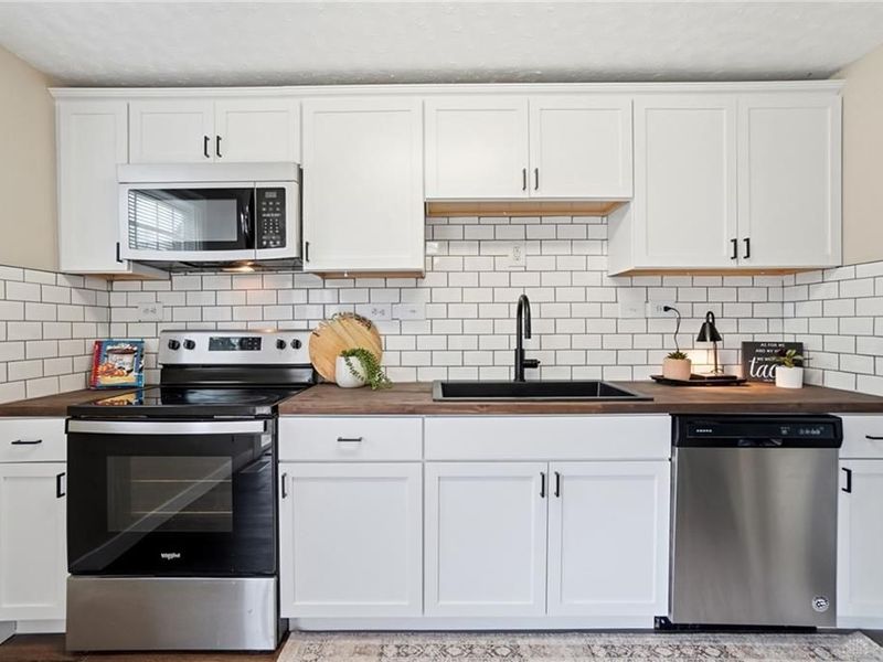 5540 Signet Drive, Huber Heights, OH 45424 Photo 12