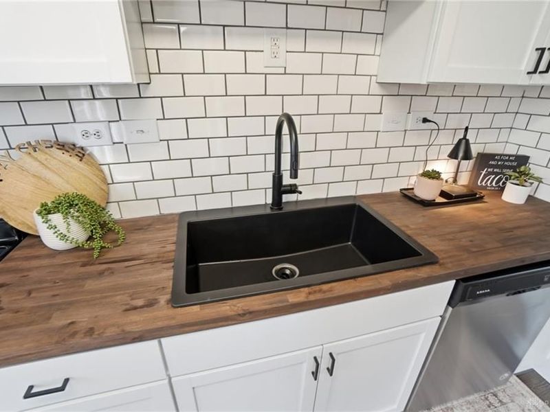 5540 Signet Drive, Huber Heights, OH 45424 Photo 13