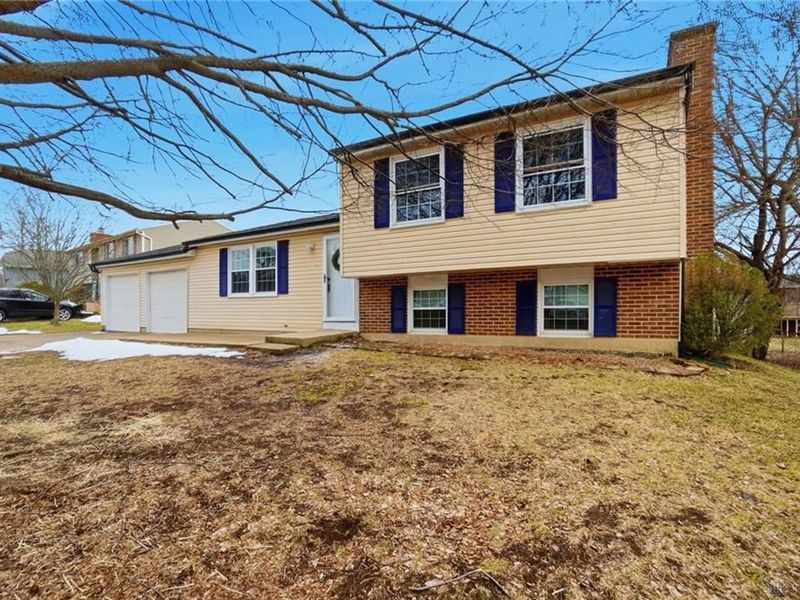 5540 Signet Drive, Huber Heights, OH 45424 Photo 2