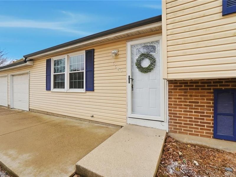 5540 Signet Drive, Huber Heights, OH 45424 Photo 3