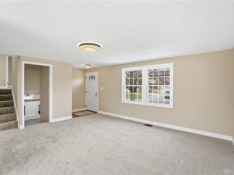 5540 Signet Drive, Huber Heights, OH 45424 Photo 8