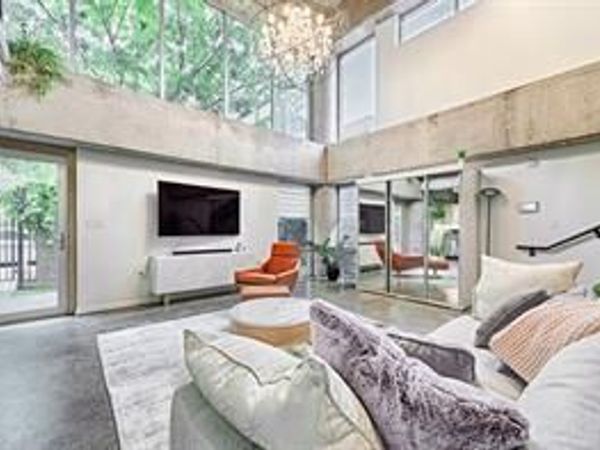 1001 Belleview Street , Unit 104, Dallas, TX 75215