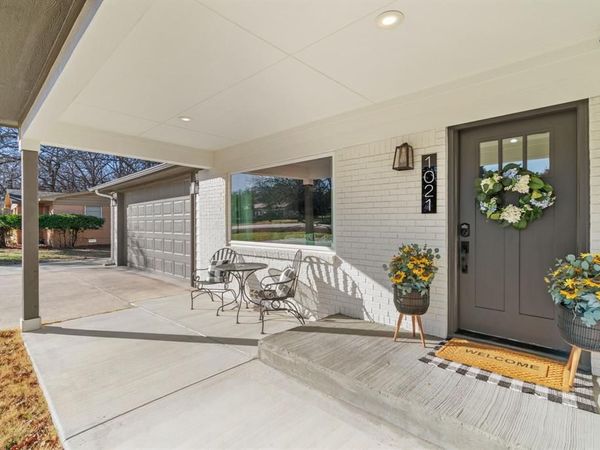 1021 Poe Street, Azle, TX 76020