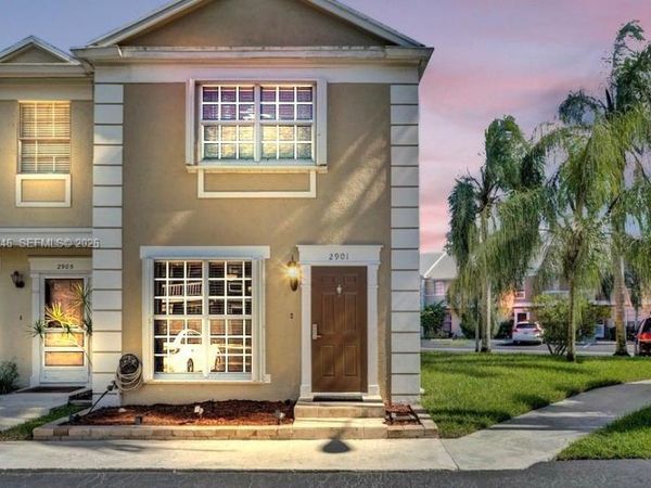 2901 Dorchester Ln, Cooper City, FL 33026