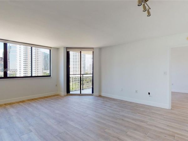 540 Brickell Key Dr, Unit 1111, Miami, FL 33131