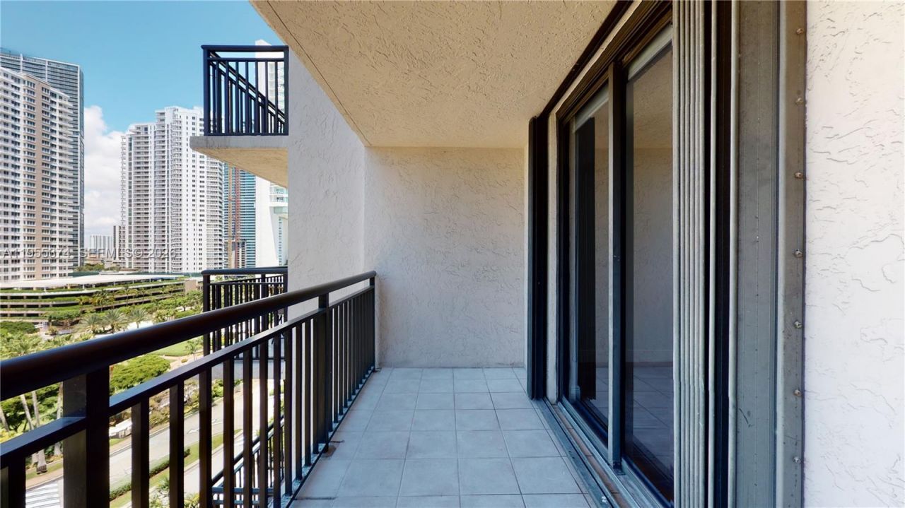 540 Brickell Key Dr, Unit 1111, Miami, FL 33131 Photo