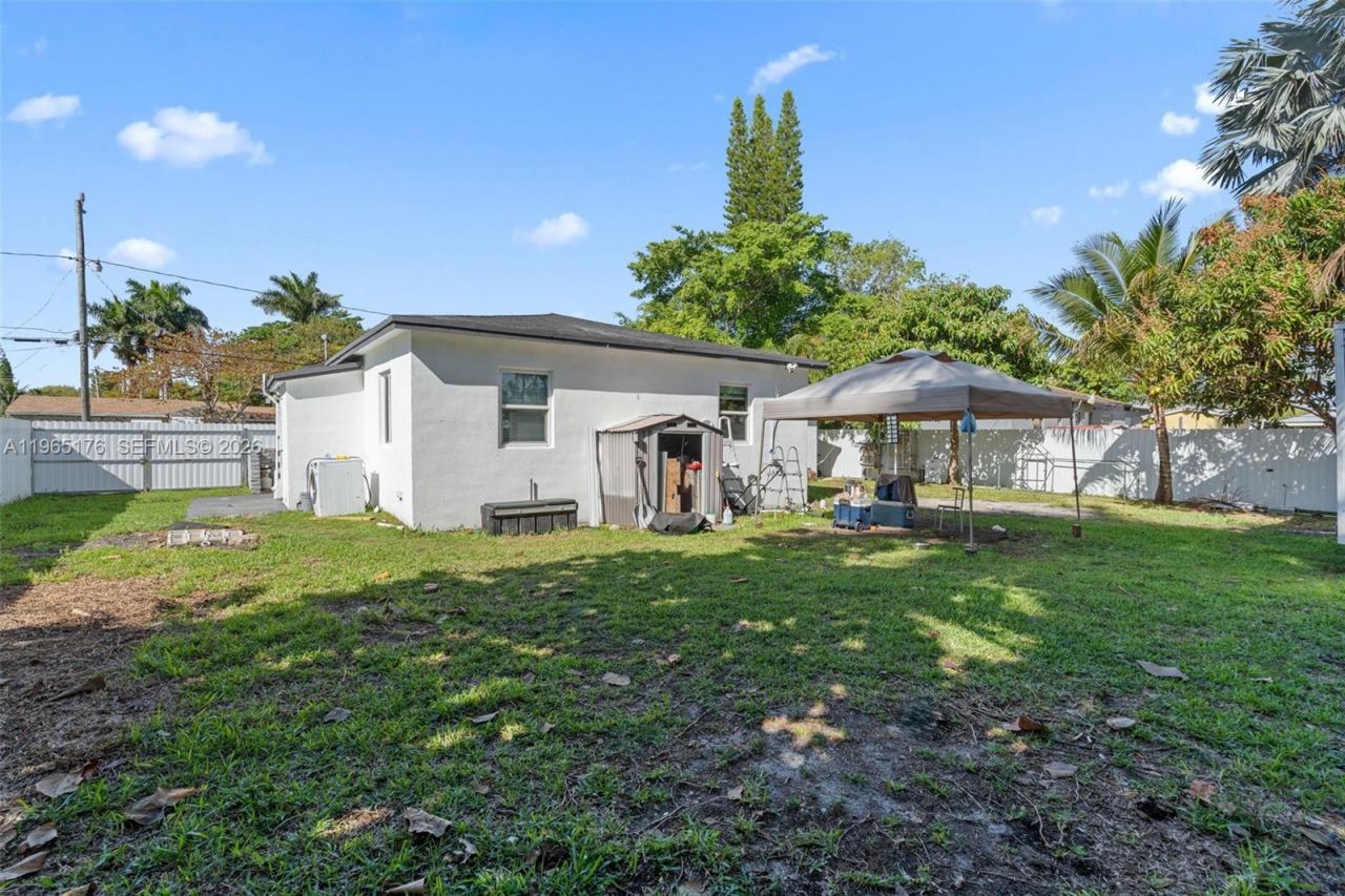9251 Little River Blvd , Miami, FL 33147 Photo