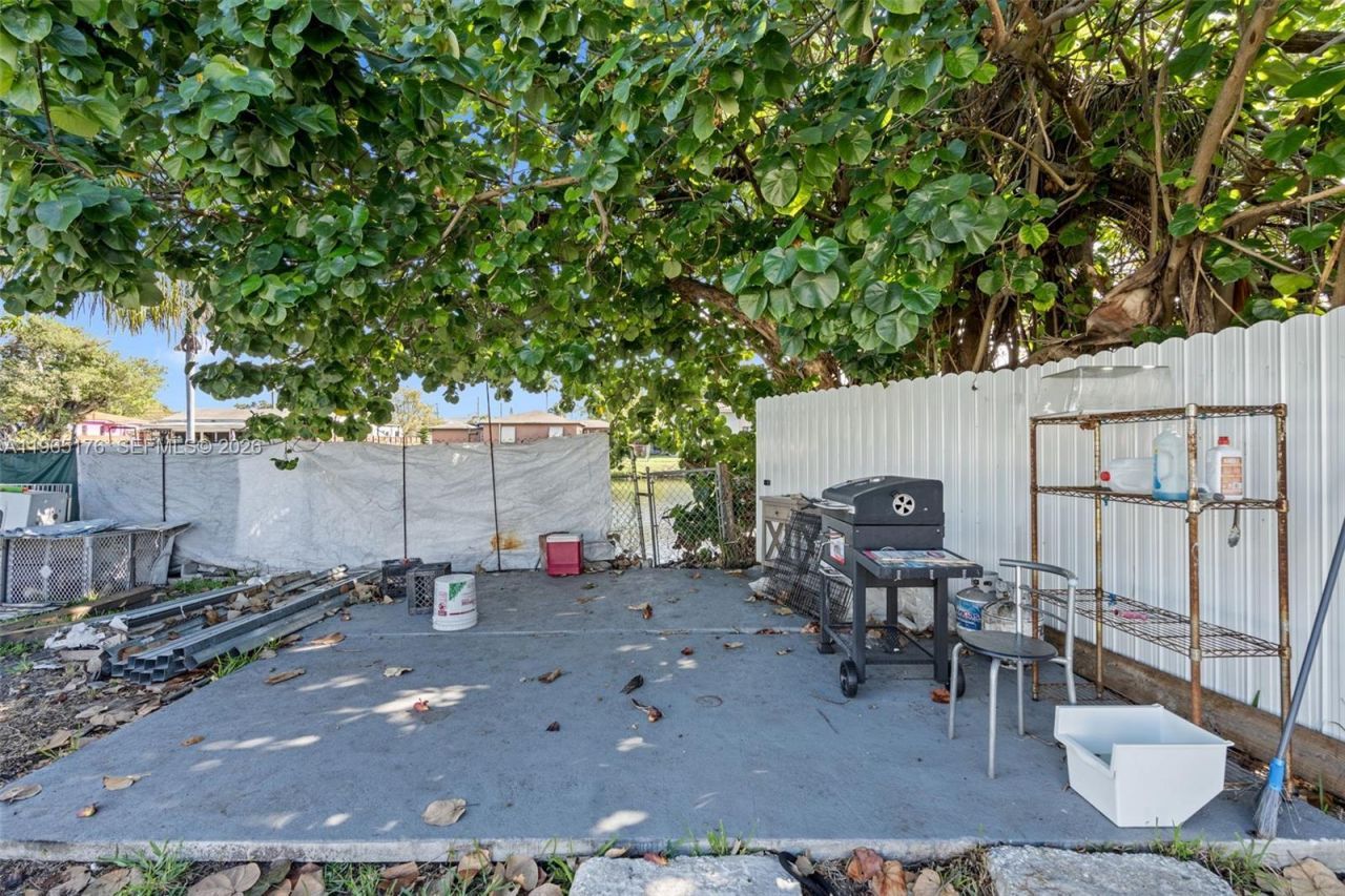 9251 Little River Blvd , Miami, FL 33147 Photo