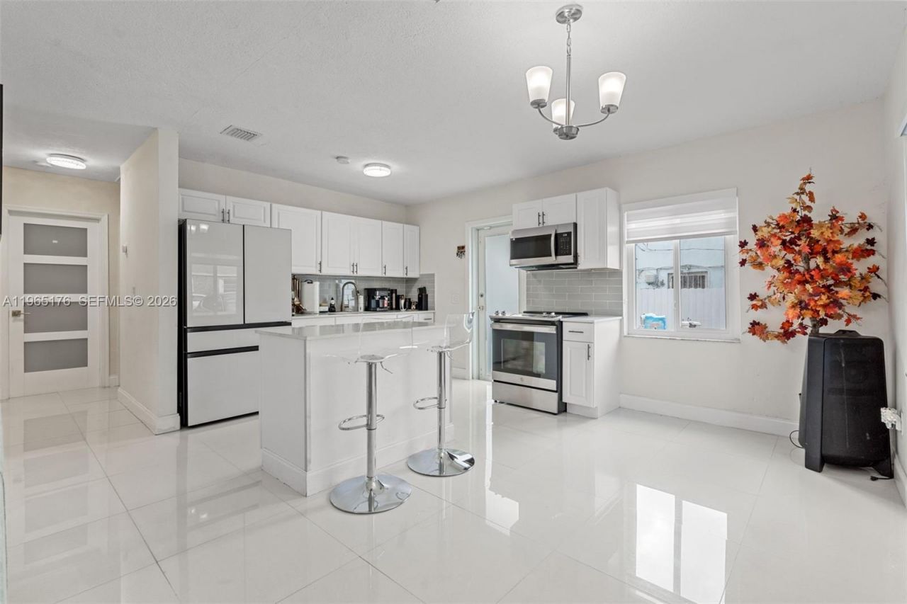 9251 Little River Blvd , Miami, FL 33147 Photo