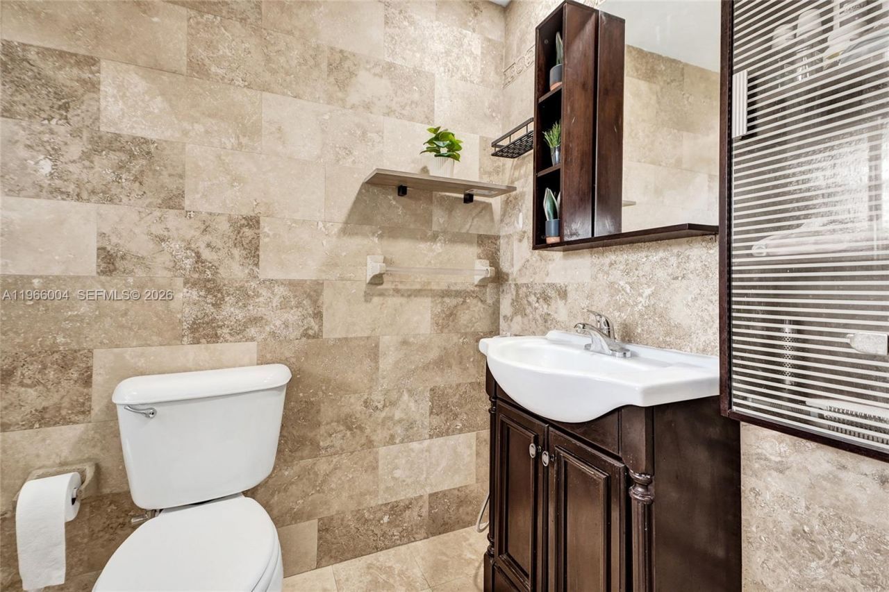 6501 SW 30th St, Miami, FL 33155 Photo