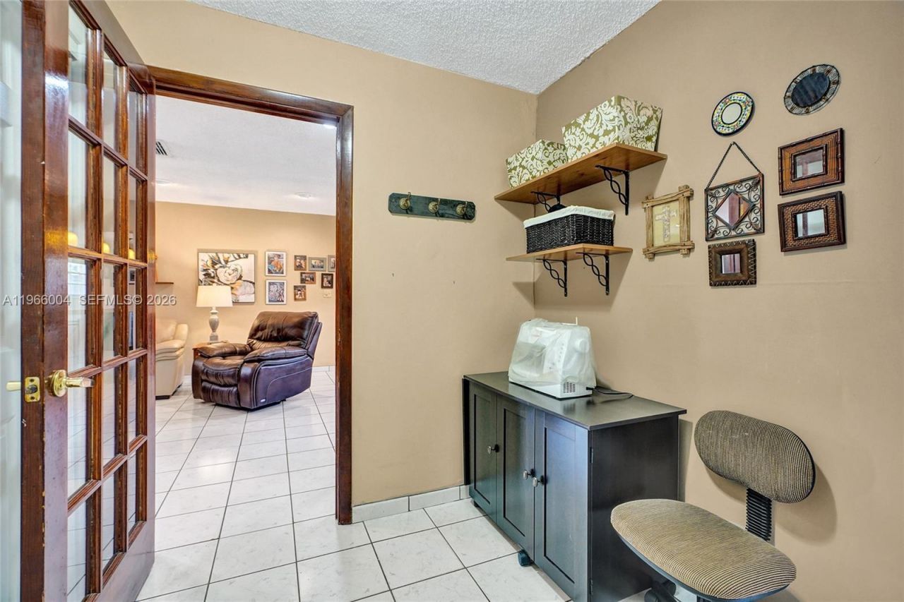 6501 SW 30th St, Miami, FL 33155 Photo