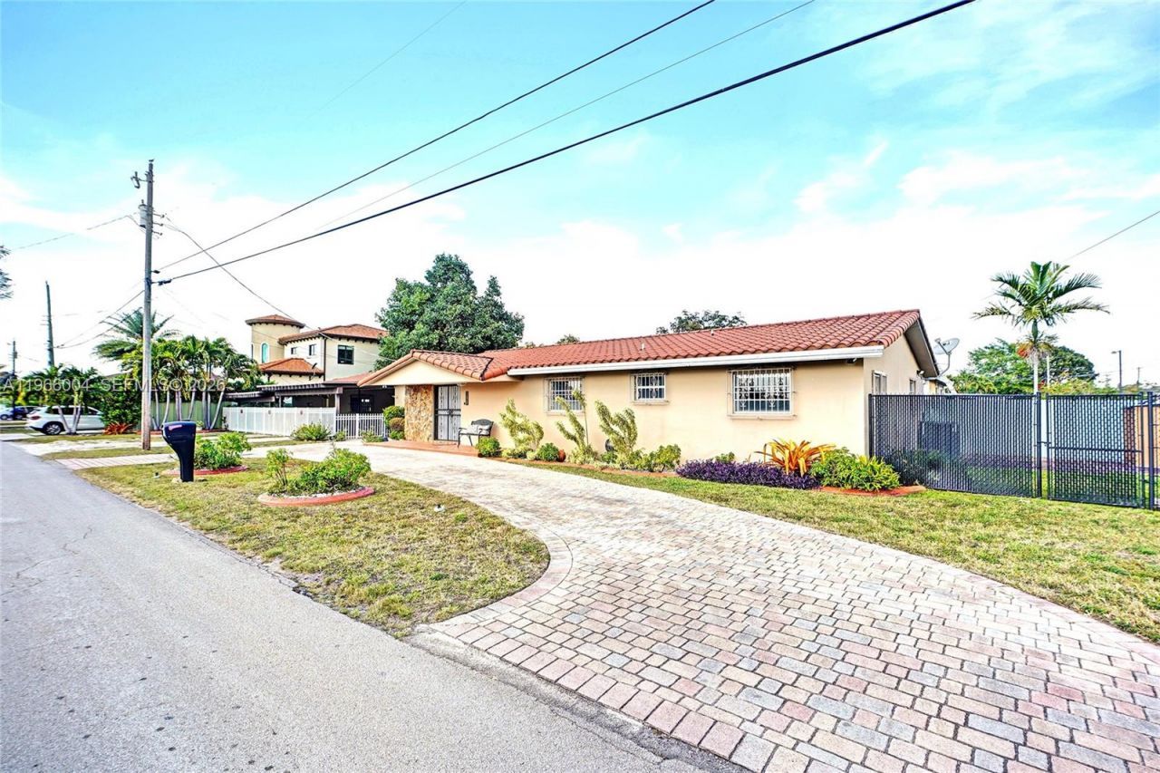 6501 SW 30th St, Miami, FL 33155 Photo