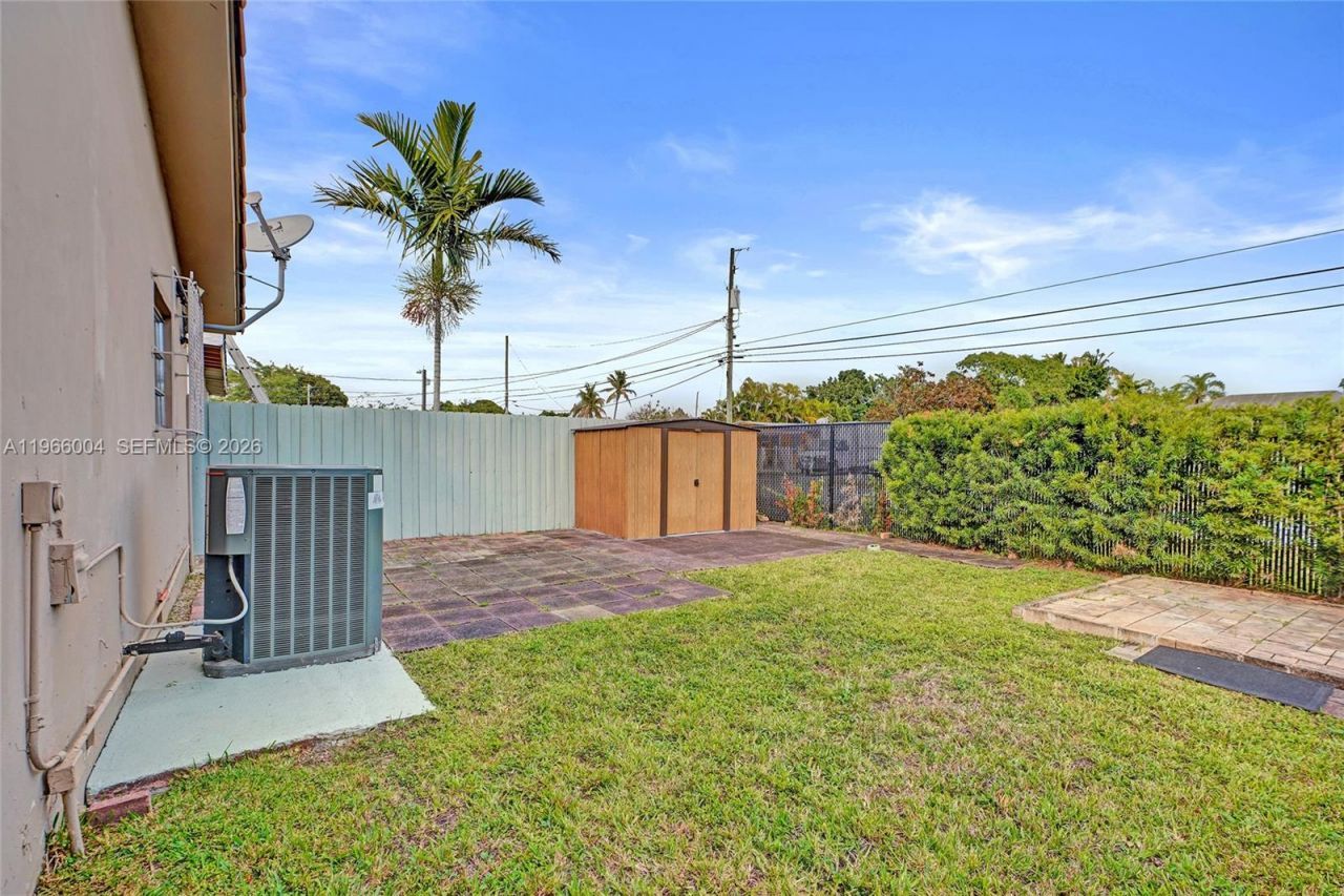 6501 SW 30th St, Miami, FL 33155 Photo