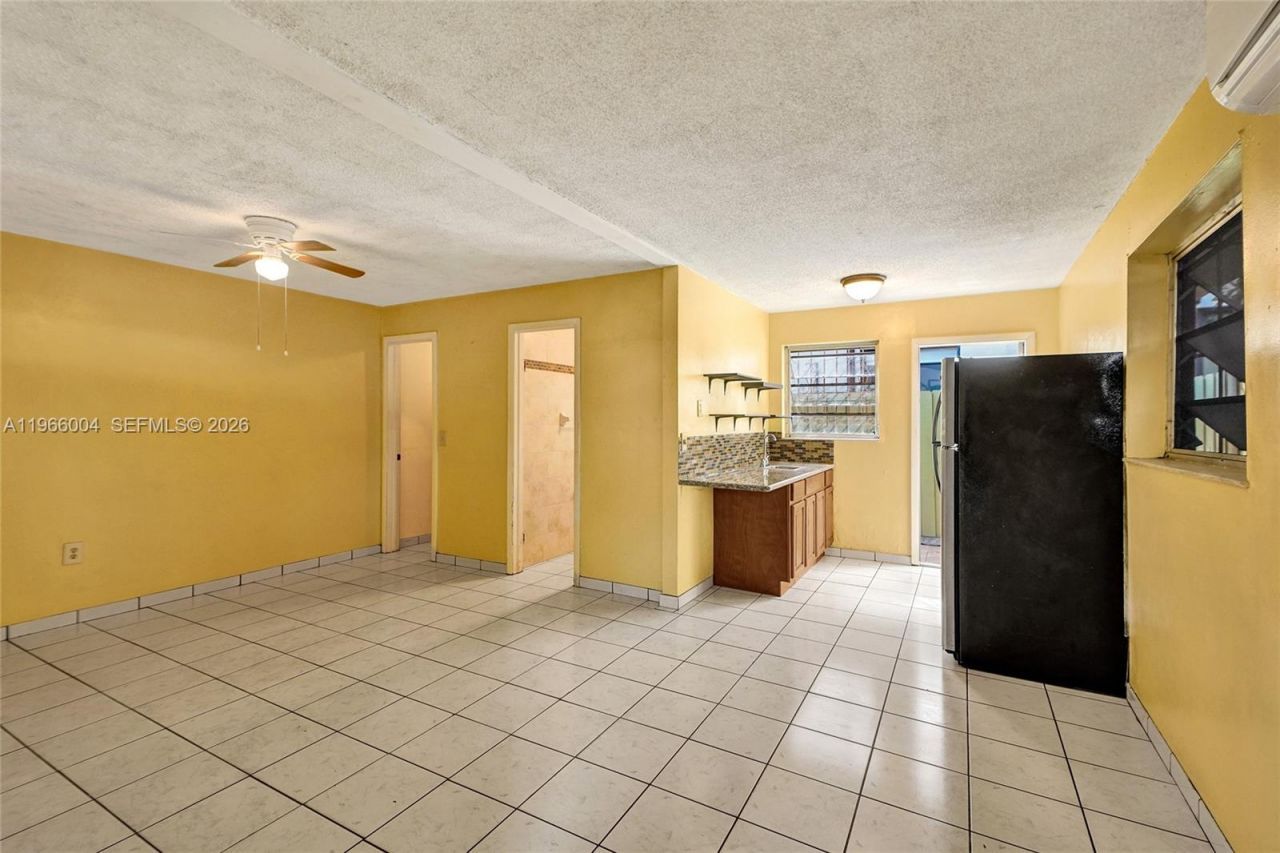 6501 SW 30th St, Miami, FL 33155 Photo