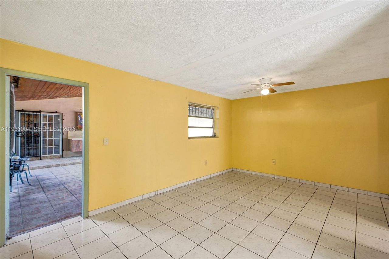 6501 SW 30th St, Miami, FL 33155 Photo