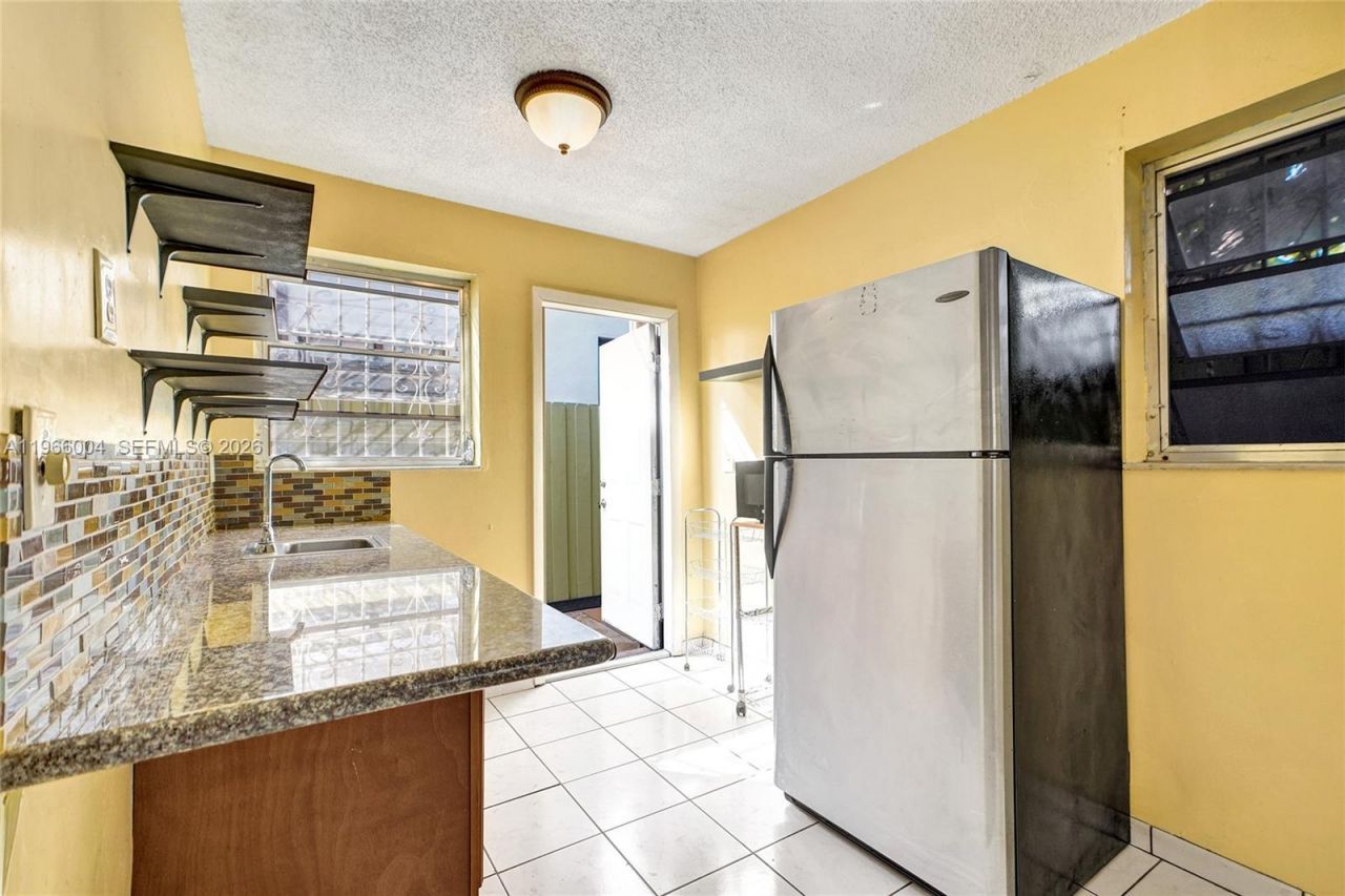 6501 SW 30th St, Miami, FL 33155 Photo