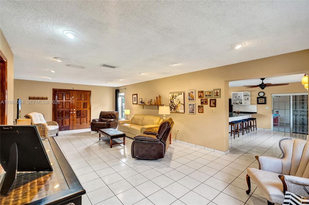 6501 SW 30th St, Miami, FL 33155 Photo