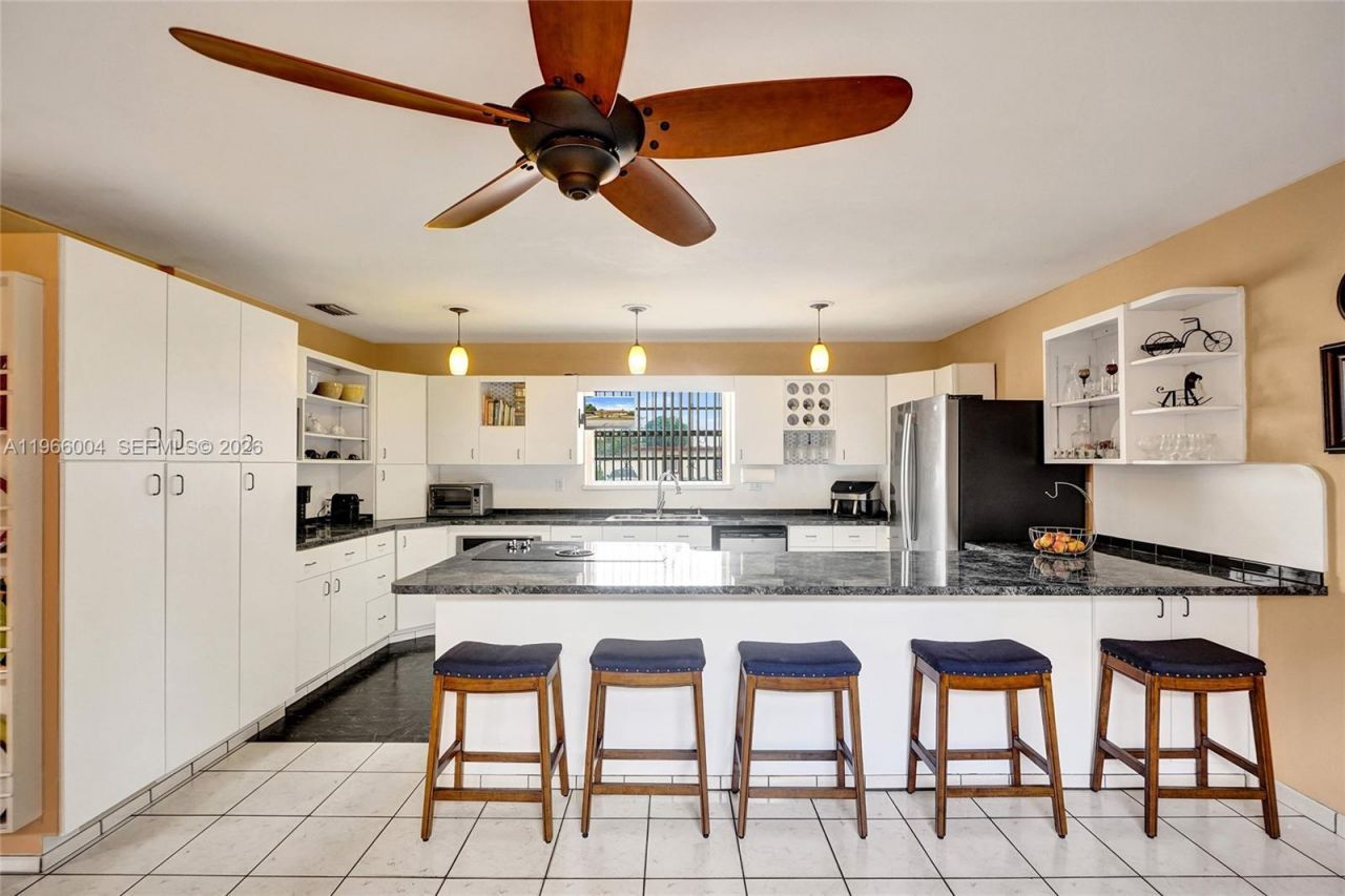 6501 SW 30th St, Miami, FL 33155 Photo