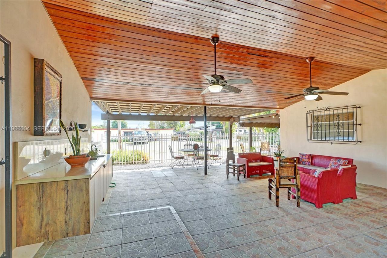 6501 SW 30th St, Miami, FL 33155 Photo