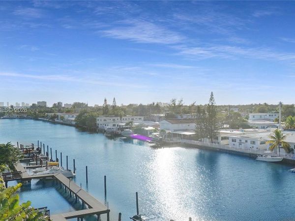 8024 Tatum Waterway Dr, Unit 5D, Miami Beach, FL 33141