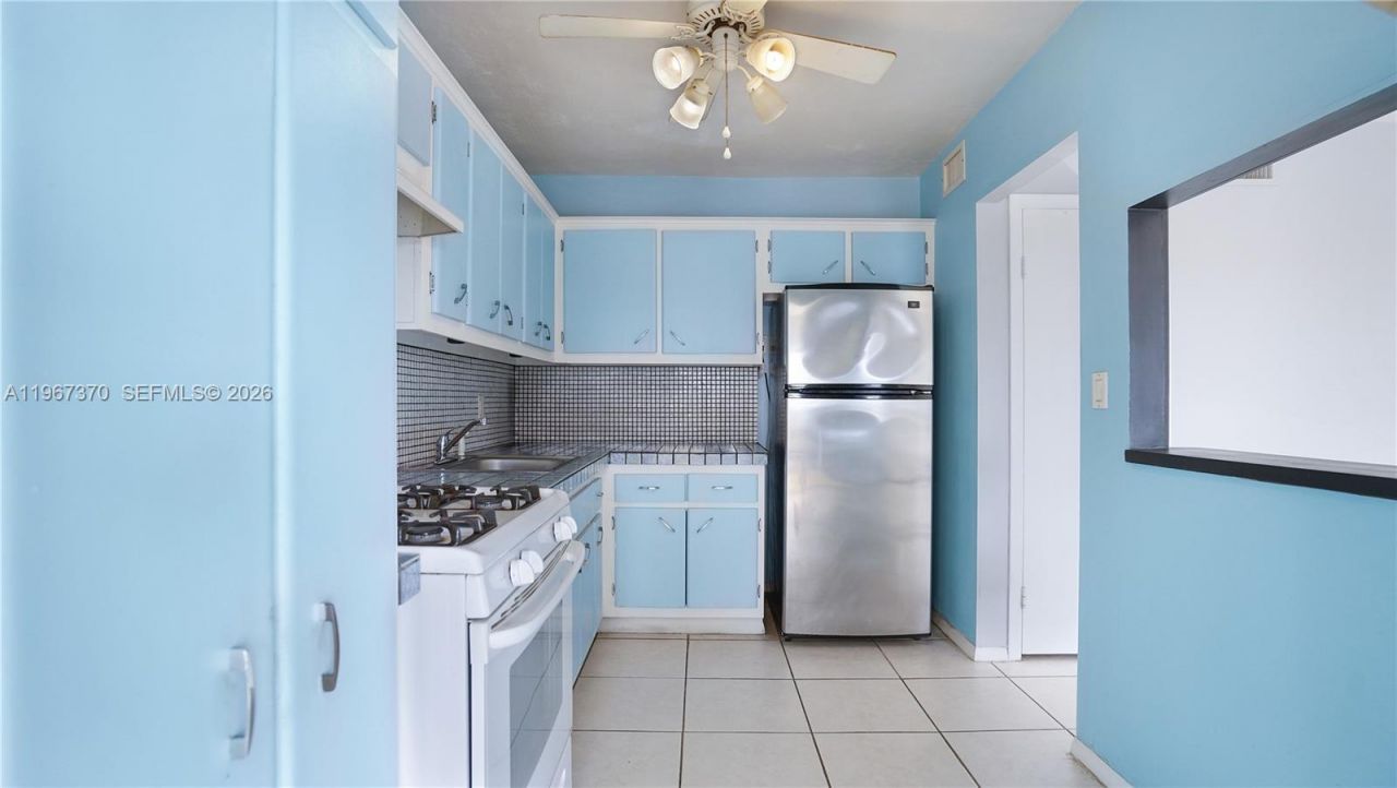 8024 Tatum Waterway Dr, Unit 5D, Miami Beach, FL 33141 Photo