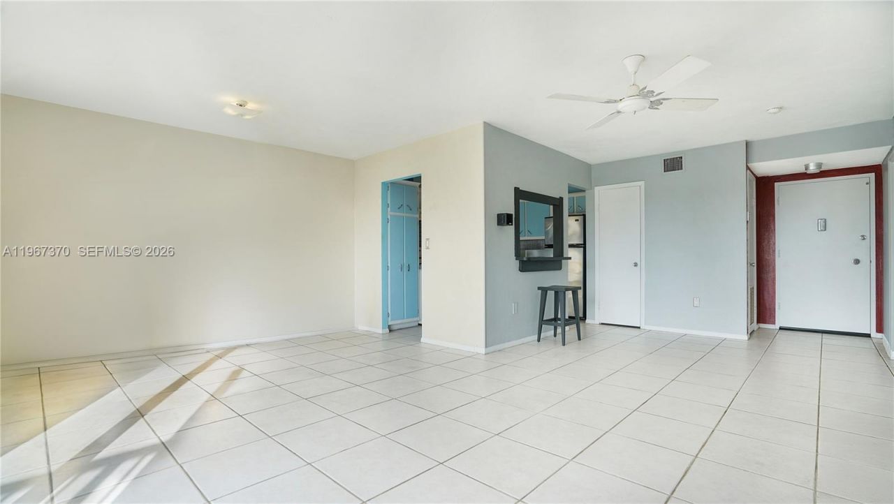 8024 Tatum Waterway Dr, Unit 5D, Miami Beach, FL 33141 Photo