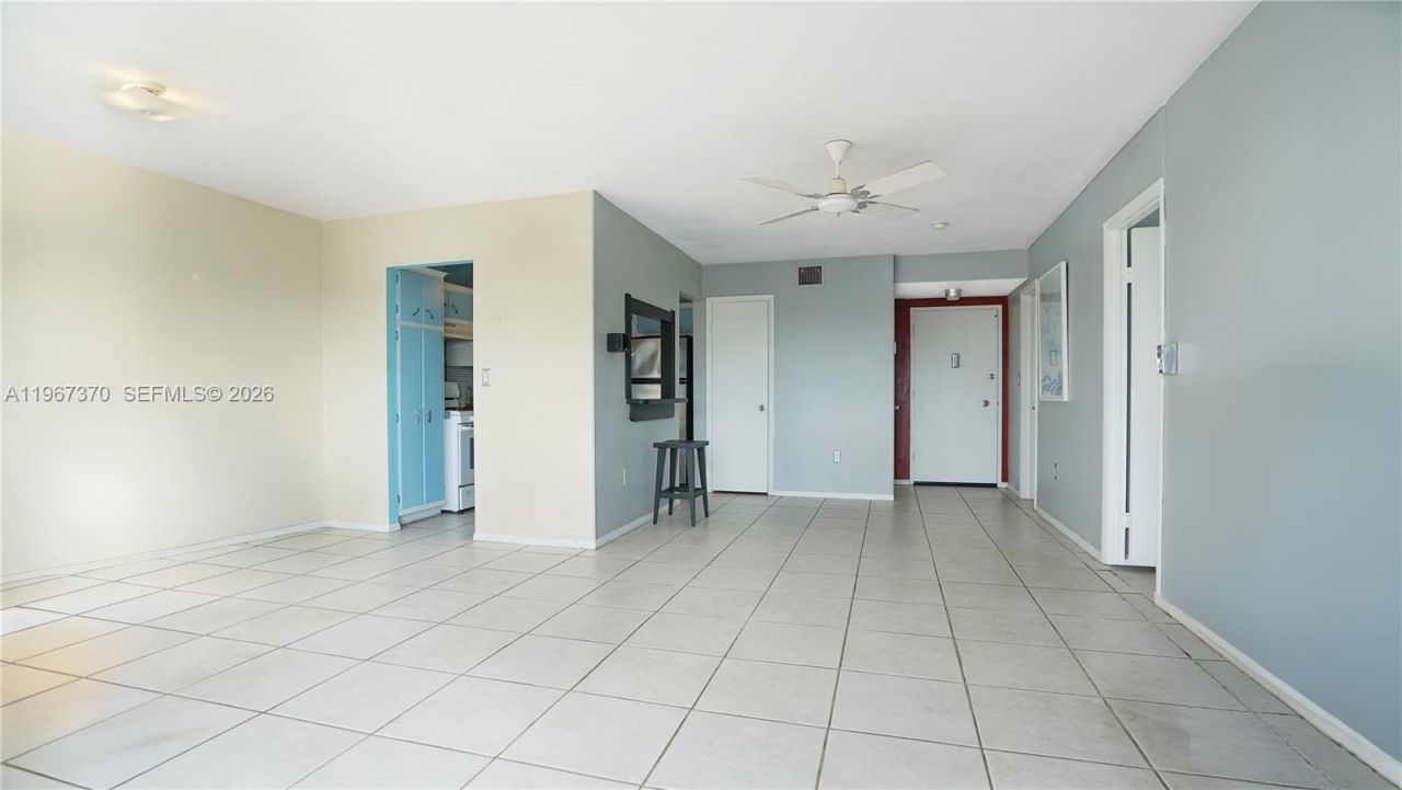 8024 Tatum Waterway Dr, Unit 5D, Miami Beach, FL 33141 Photo