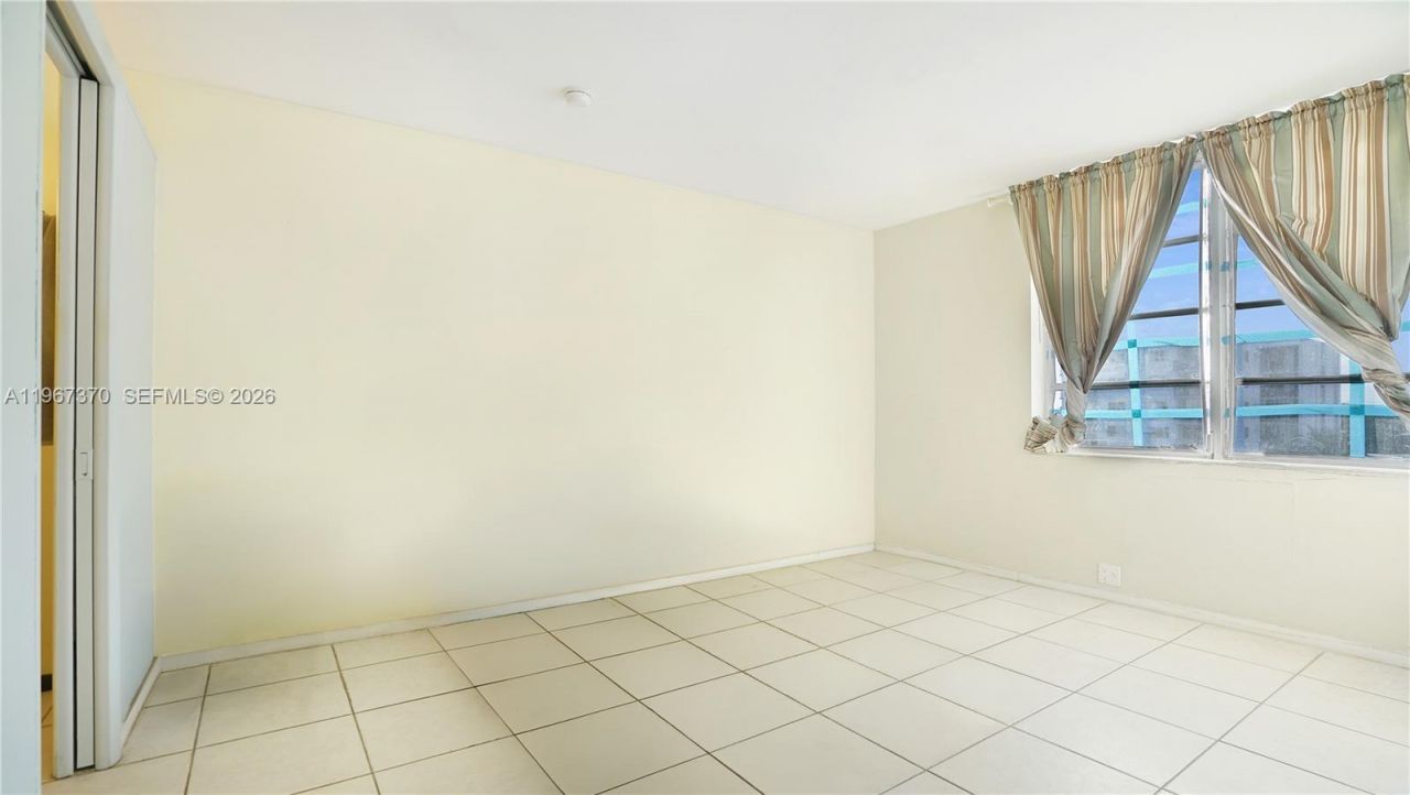 8024 Tatum Waterway Dr, Unit 5D, Miami Beach, FL 33141 Photo