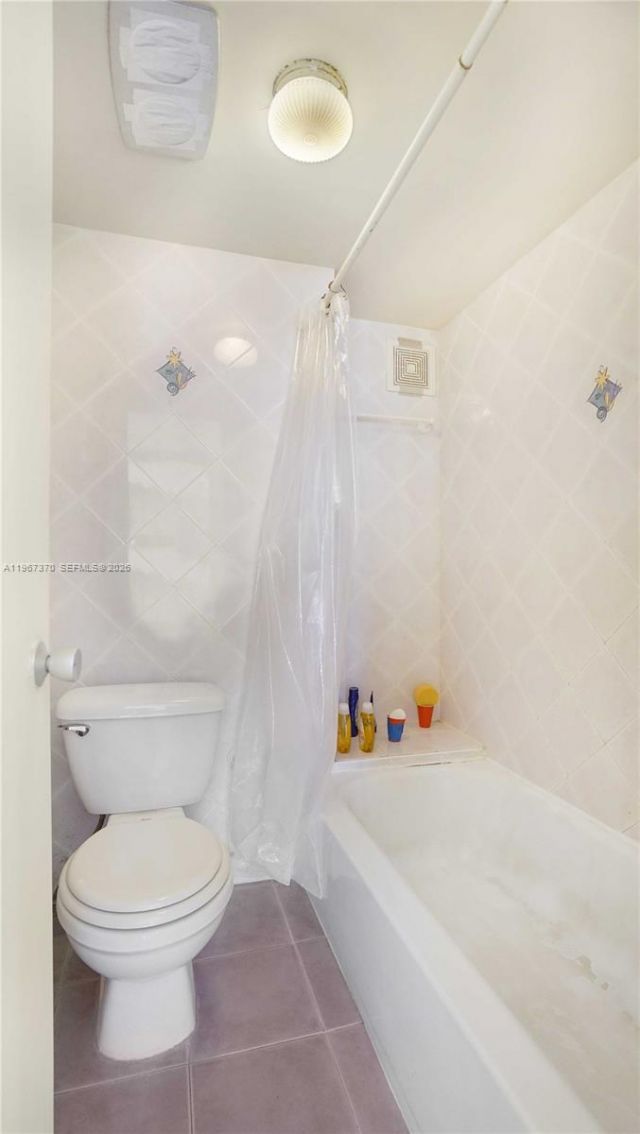 8024 Tatum Waterway Dr, Unit 5D, Miami Beach, FL 33141 Photo