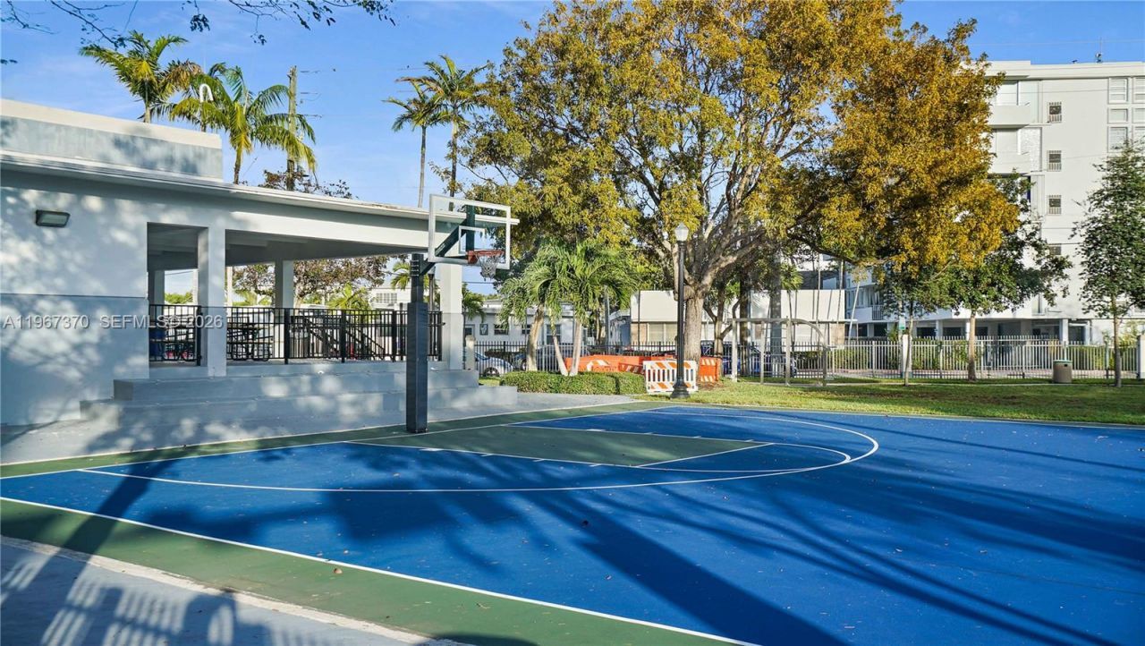 8024 Tatum Waterway Dr, Unit 5D, Miami Beach, FL 33141 Photo