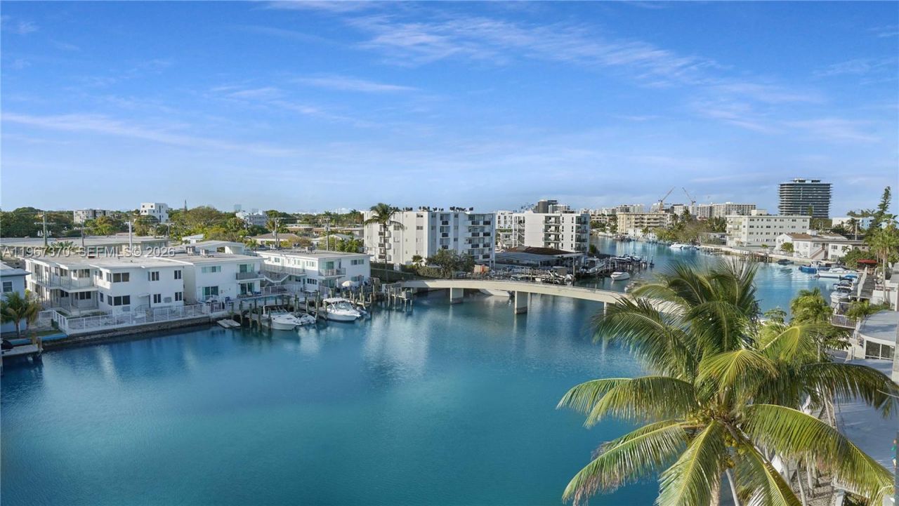 8024 Tatum Waterway Dr, Unit 5D, Miami Beach, FL 33141 Photo