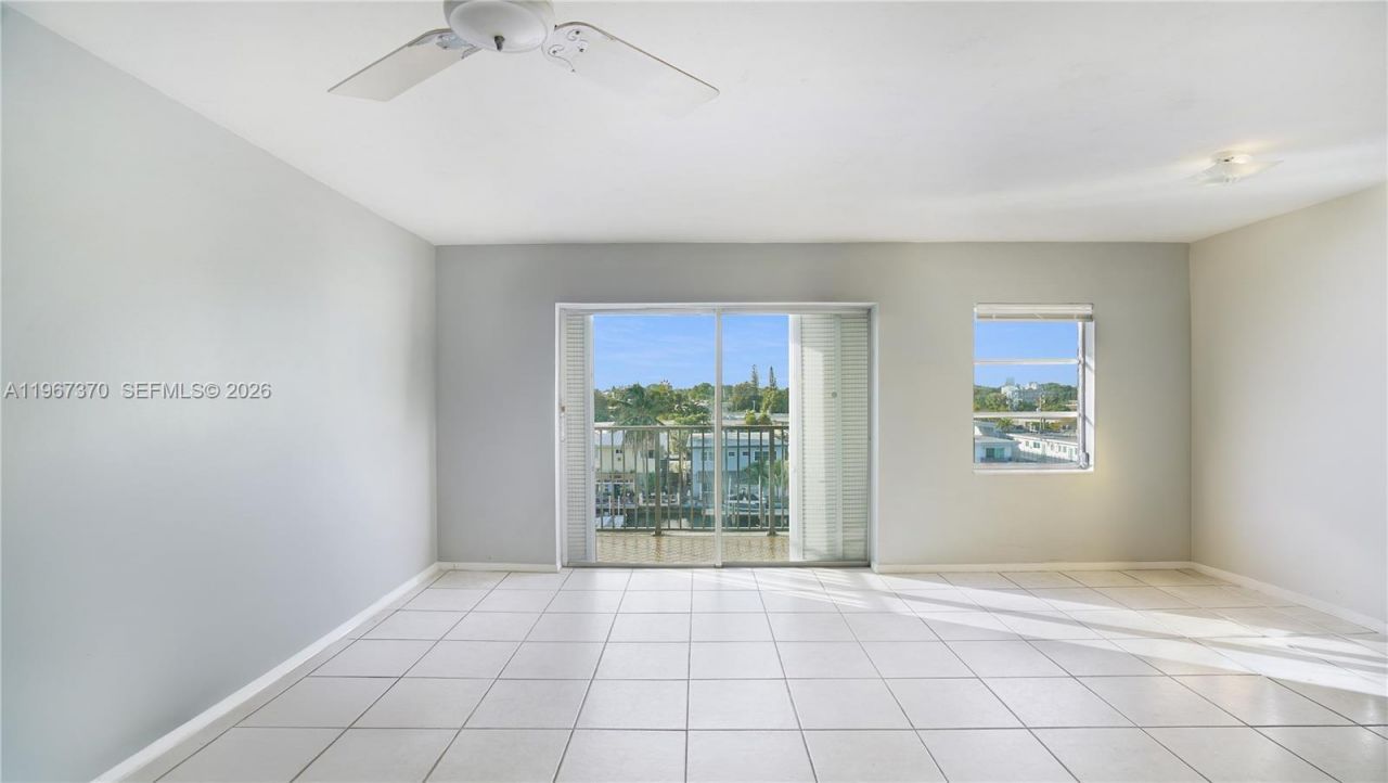 8024 Tatum Waterway Dr, Unit 5D, Miami Beach, FL 33141 Photo